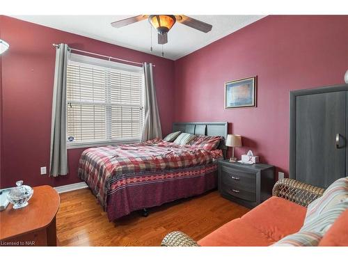 162 Cole Crescent, Niagara-On-The-Lake, ON - Indoor Photo Showing Bedroom