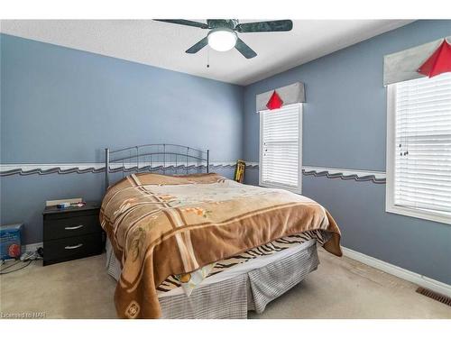 162 Cole Crescent, Niagara-On-The-Lake, ON - Indoor Photo Showing Bedroom