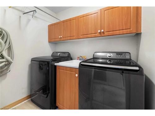 162 Cole Crescent, Niagara-On-The-Lake, ON - Indoor Photo Showing Laundry Room