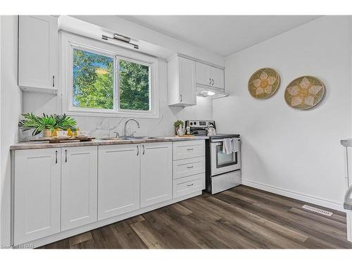 52 Silvan Drive, Welland, ON - Indoor Photo Showing Kitchen