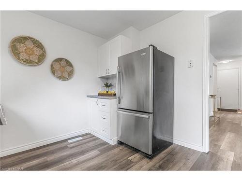 52 Silvan Drive, Welland, ON - Indoor Photo Showing Kitchen