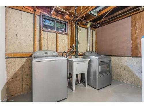 52 Silvan Drive, Welland, ON - Indoor Photo Showing Laundry Room