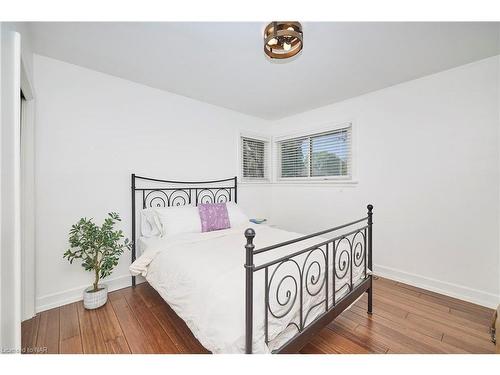 12 Corbett Avenue, St. Catharines, ON - Indoor Photo Showing Bedroom