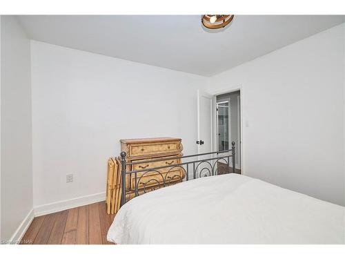 12 Corbett Avenue, St. Catharines, ON - Indoor Photo Showing Bedroom