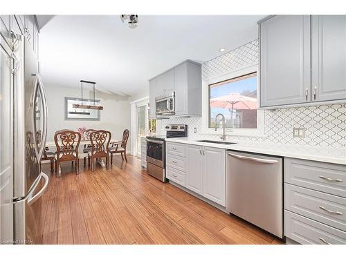 12 Corbett Avenue, St. Catharines, ON - Indoor Photo Showing Kitchen With Stainless Steel Kitchen With Upgraded Kitchen