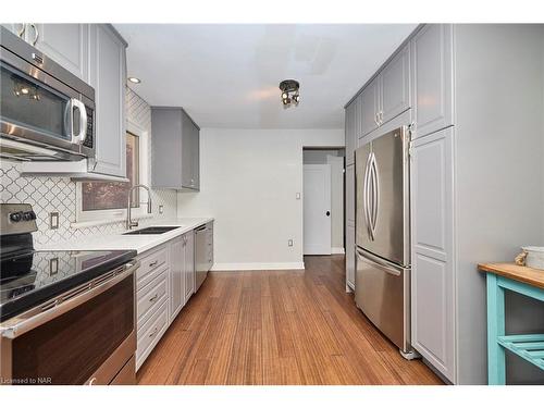 12 Corbett Avenue, St. Catharines, ON - Indoor Photo Showing Kitchen With Stainless Steel Kitchen