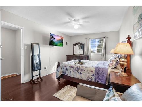 75-8141 Coventry Road, Niagara Falls, ON - Indoor Photo Showing Bedroom