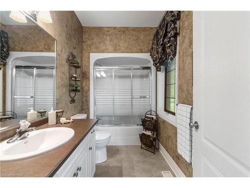 5045 Michener Road, Ridgeway, ON - Indoor Photo Showing Bathroom