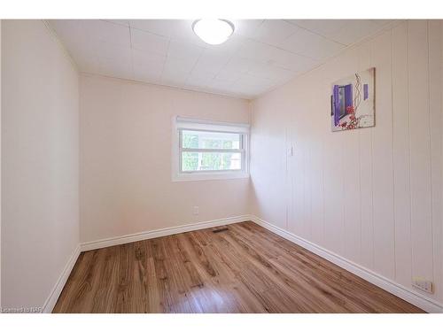 112 Rykert Street, St. Catharines, ON - Indoor Photo Showing Other Room