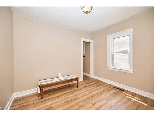 50 Riceland Avenue, Fort Erie, ON - Indoor Photo Showing Other Room