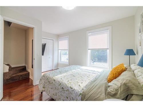 147 Lottridge Street, Hamilton, ON - Indoor Photo Showing Bedroom