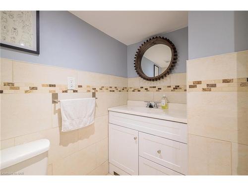 147 Lottridge Street, Hamilton, ON - Indoor Photo Showing Bathroom