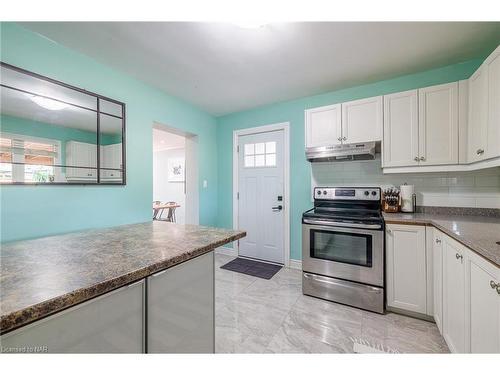 147 Lottridge Street, Hamilton, ON - Indoor Photo Showing Kitchen