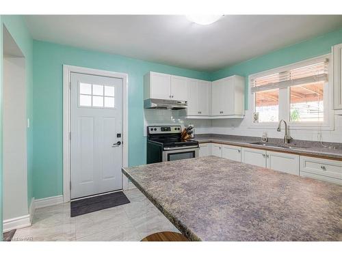 147 Lottridge Street, Hamilton, ON - Indoor Photo Showing Kitchen