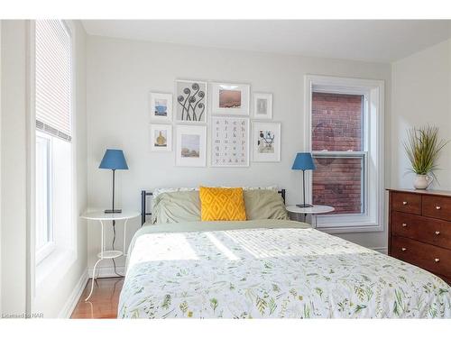 147 Lottridge Street, Hamilton, ON - Indoor Photo Showing Bedroom