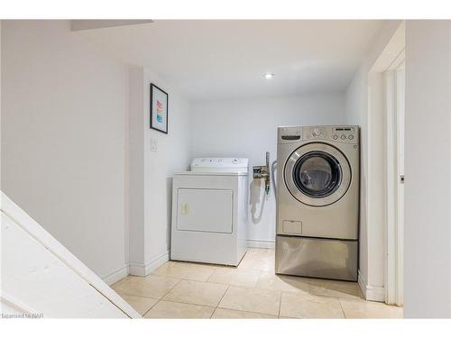 147 Lottridge Street, Hamilton, ON - Indoor Photo Showing Laundry Room