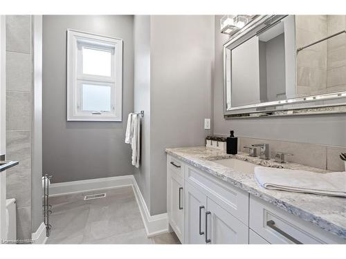 13 Francesco Crescent, St. Catharines, ON - Indoor Photo Showing Bathroom