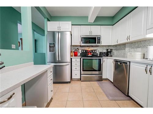 1-174 Martindale Road, St. Catharines, ON - Indoor Photo Showing Kitchen