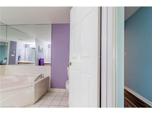 1-174 Martindale Road, St. Catharines, ON - Indoor Photo Showing Bathroom