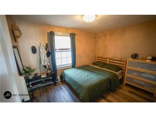 248 Niagara Street, St. Catharines, ON - Indoor Photo Showing Bedroom