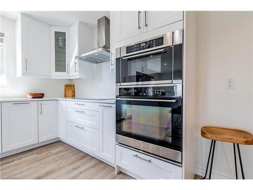 118 Colbeck Drive, Welland, ON - Indoor Photo Showing Kitchen