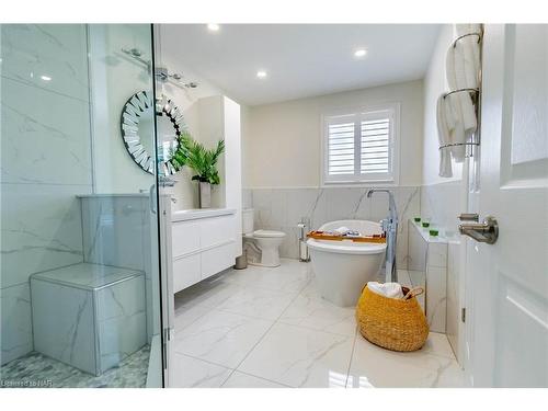 118 Colbeck Drive, Welland, ON - Indoor Photo Showing Bathroom