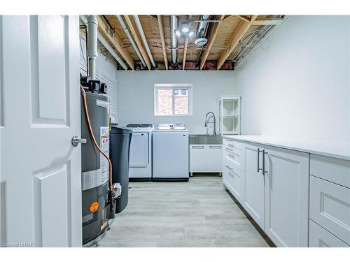 118 Colbeck Drive, Welland, ON - Indoor Photo Showing Laundry Room