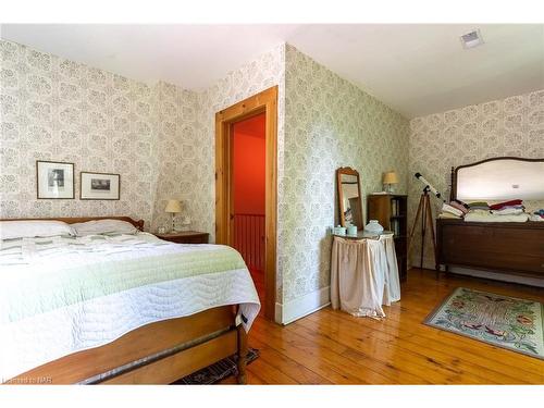 3079 Niagara Parkway, Fort Erie, ON - Indoor Photo Showing Bedroom