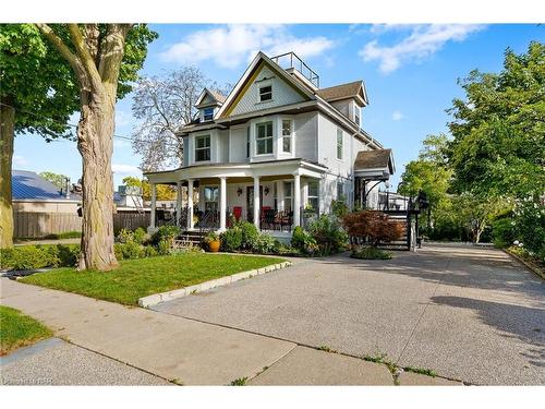 3844 Chippawa Parkway, Niagara Falls, ON - Outdoor With Deck Patio Veranda With Facade