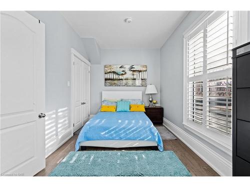 3844 Chippawa Parkway, Niagara Falls, ON - Indoor Photo Showing Bedroom