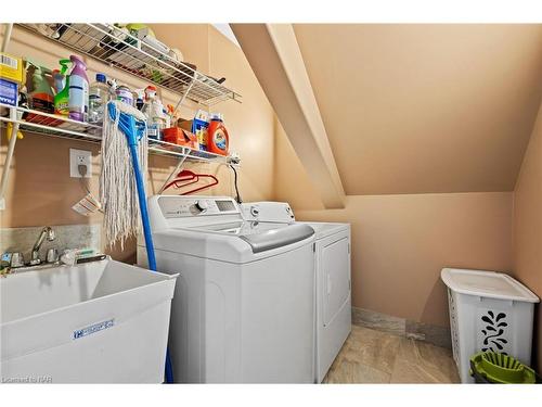 3844 Chippawa Parkway, Niagara Falls, ON - Indoor Photo Showing Laundry Room