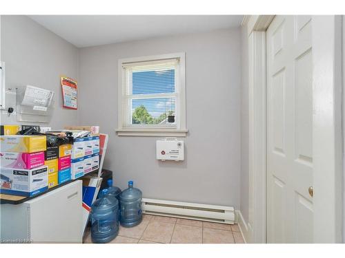 6143 Main Street, Niagara Falls, ON - Indoor Photo Showing Other Room