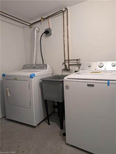 Lower-68 1/2 Pine Street S, Thorold, ON - Indoor Photo Showing Laundry Room