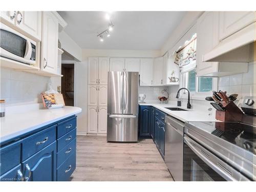 262 First Avenue, Welland, ON - Indoor Photo Showing Kitchen With Upgraded Kitchen