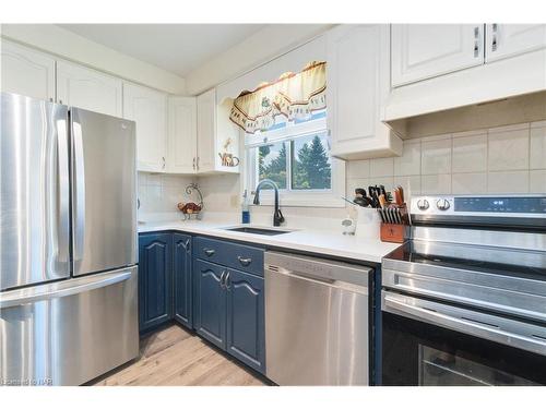 262 First Avenue, Welland, ON - Indoor Photo Showing Kitchen