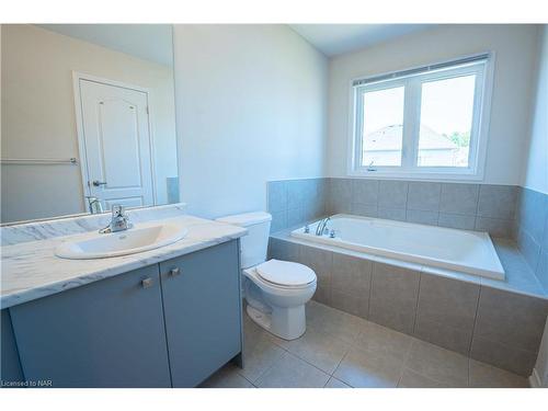 8767 Sourgum Avenue, Niagara Falls, ON - Indoor Photo Showing Bathroom