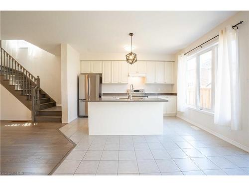 8767 Sourgum Avenue, Niagara Falls, ON - Indoor Photo Showing Kitchen With Double Sink