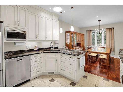 Th 9-678 Line 2 Road, Virgil, ON - Indoor Photo Showing Kitchen With Upgraded Kitchen