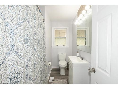 78 Gram Avenue, Welland, ON - Indoor Photo Showing Bathroom