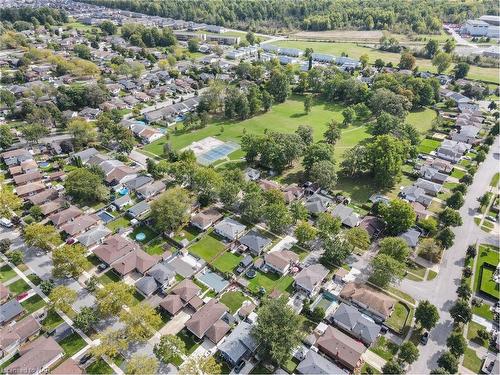 7076 Jill Drive, Niagara Falls, ON - Outdoor With View