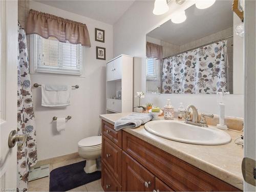 7076 Jill Drive, Niagara Falls, ON - Indoor Photo Showing Bathroom