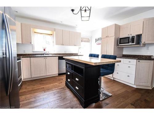 199 Lakewood Avenue, Crystal Beach, ON - Indoor Photo Showing Kitchen