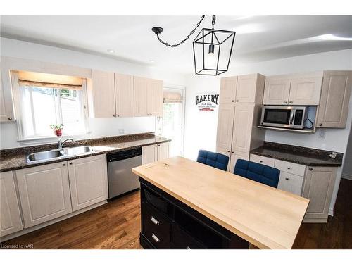 199 Lakewood Avenue, Crystal Beach, ON - Indoor Photo Showing Kitchen With Double Sink