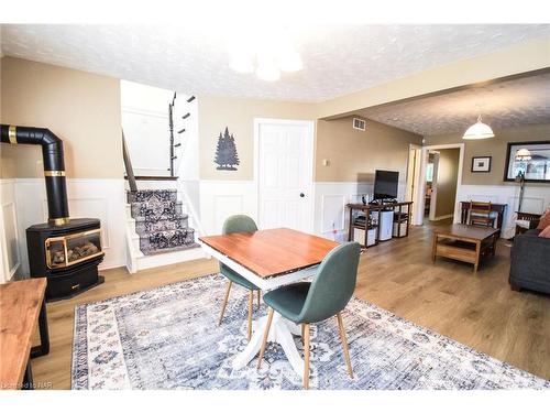 199 Lakewood Avenue, Crystal Beach, ON - Indoor Photo Showing Living Room With Fireplace