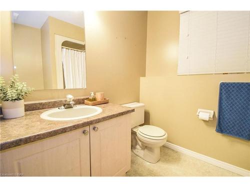 199 Lakewood Avenue, Crystal Beach, ON - Indoor Photo Showing Bathroom