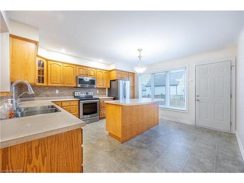 65 Arbour Glen Drive, St. Catharines, ON - Indoor Photo Showing Kitchen With Double Sink