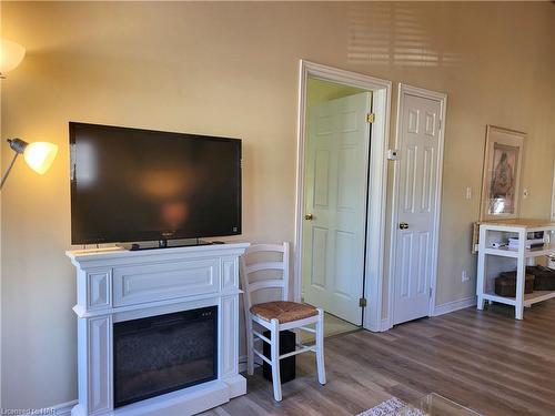 3829 Brunswick Avenue, Crystal Beach, ON - Indoor Photo Showing Living Room With Fireplace