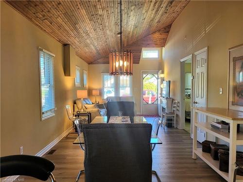 3829 Brunswick Avenue, Crystal Beach, ON - Indoor Photo Showing Other Room