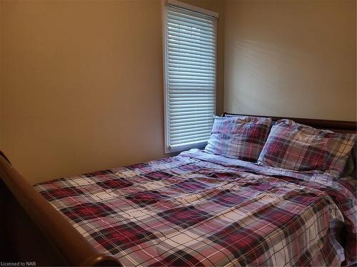 3829 Brunswick Avenue, Crystal Beach, ON - Indoor Photo Showing Bedroom