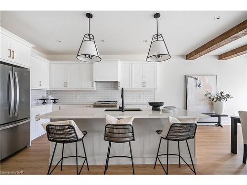 1 Stickles Street, Fonthill, ON - Indoor Photo Showing Kitchen With Upgraded Kitchen